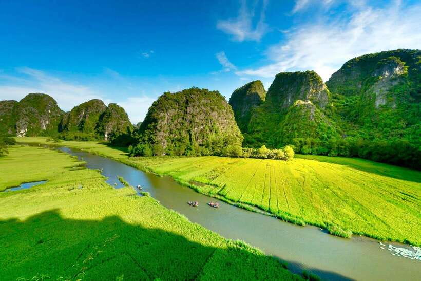Hanoi: Ninh Binh, Tam Coc, Mua Cave & Hoa Lu with cycling - Lunch at a 5-star restaurant: the meal is a highlight, not filler