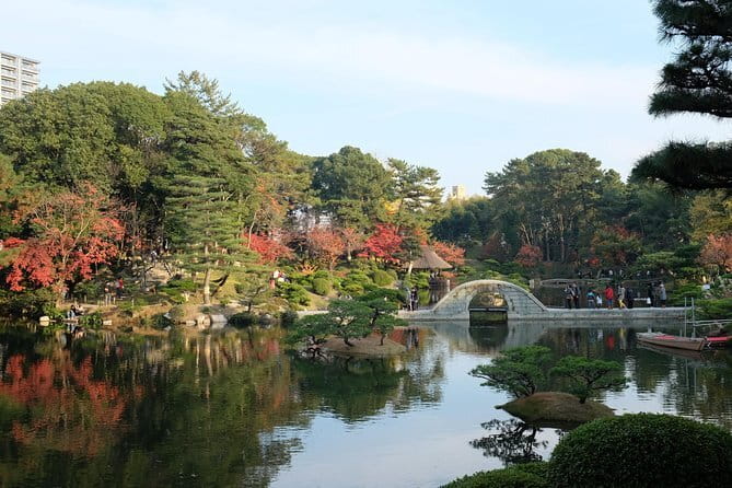 Hiroshima Scenic Cycling Guided Tour - Stop 2: Hiroshima Castle grounds and the moat-photo rhythm