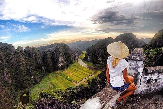 Hoa Lu - Tam Coc - Mua Cave 1 Day with Cycling, Hiking, Lunch - Tam Coc Bamboo Boat + Biking: The Best Way to See the Rice Fields