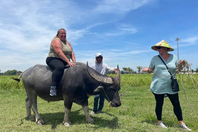“Hoi An Countryside Cycling Tour–Farming Experience–Cooking Class - What the guides bring (Man and Kien show up in real ways)
