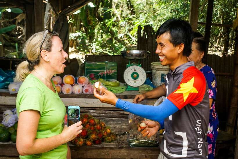 Hoi An: Private Cycling to My Son Sanctuary with Local Guide - Leaving the city: crossing the river and finding bike-only pathways