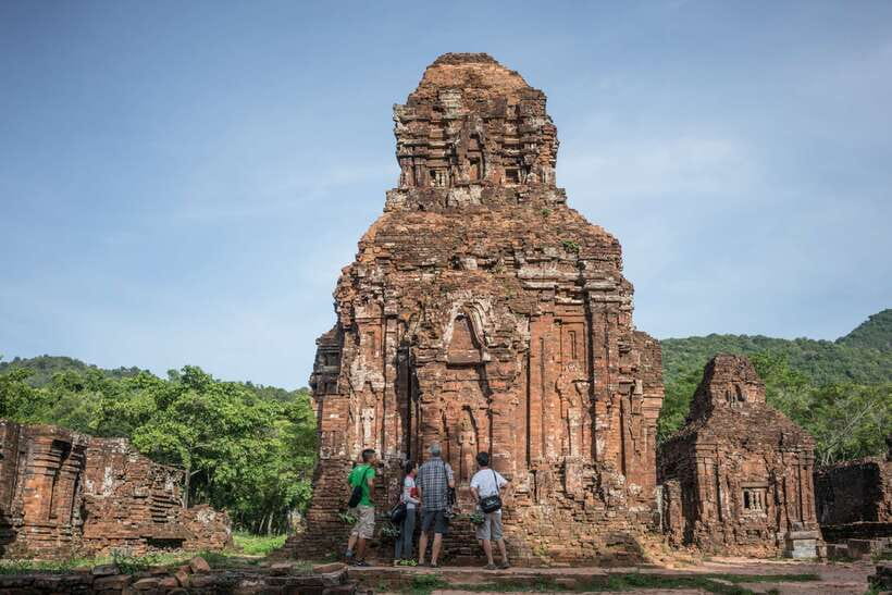 Hoi An: Private Cycling to My Son Sanctuary with Local Guide - Starting in Hoi An: quiet lanes, quick orientation, and a fast start before crowds