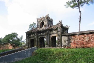 Hue: Thuy Bieu Village Cycling Half-day Tour - Stop 1: Elephant Re Temple (Long Châu Temple) and what it means to locals