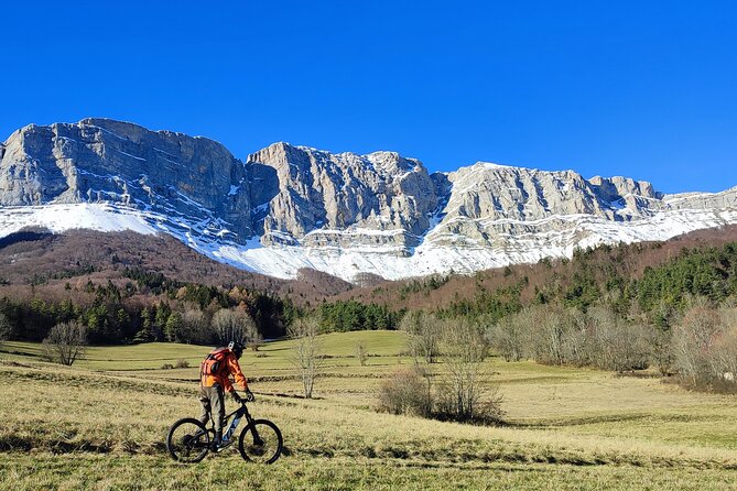 Immersive mountain bike adventure around Mont-Aiguille (Vercors) - Your guide in English: humor plus local context