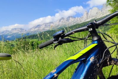 Immersive mountain bike adventure around Mont-Aiguille (Vercors) - The route on two wheels: forests, cliffs, panoramas, and villages