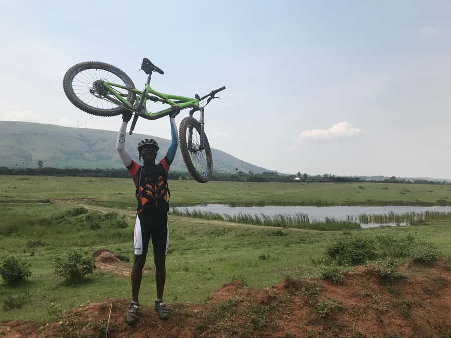 Kampala: Lake Victoria Island Cycling Tour - Trading center snack stop: local food and useful breaks