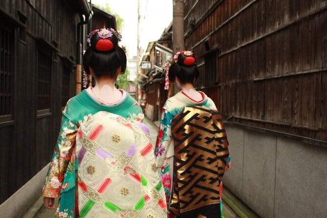 Kyoto: Higashiyama Slow Cycling Tour along the quiet waterfront - The value math: $129 buys time, guidance, and equipment