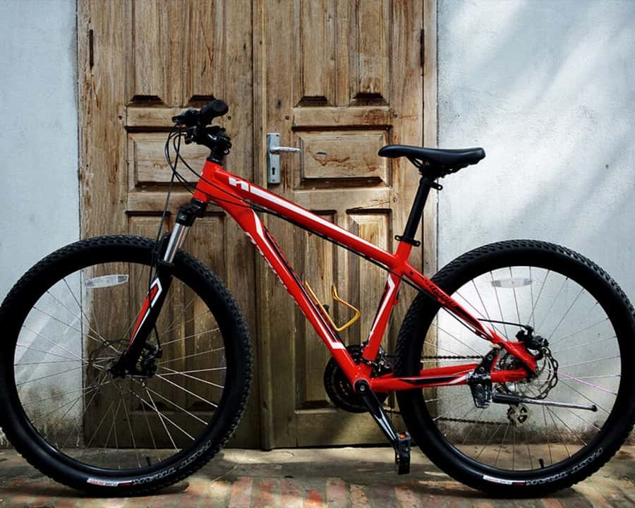 Luang Prabang: Countryside Mountain Bike Tour with Lunch - Riding the Mekong: riverside momentum and the old communist bridge