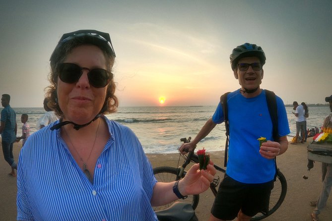 Luxury Night Cycle Tour of Colombo - Meeting at Independence Square (and Getting Properly Kitted Up)