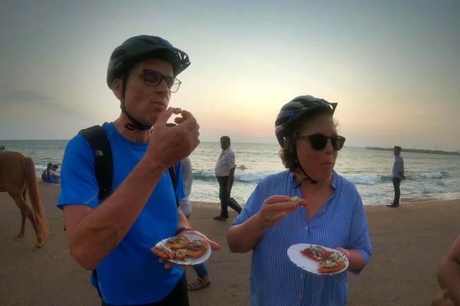 Luxury Night Cycle Tour of Colombo - Gangaramaya Temple: Calm Waters, Busy Location, and a Real Temple Complex
