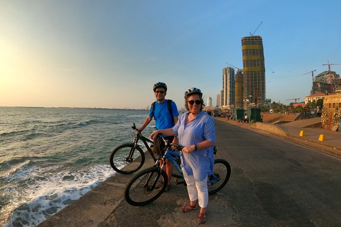 Luxury Night Cycle Tour of Colombo - Galle Face Green: The Seafront Park Where Evening Life Takes Over