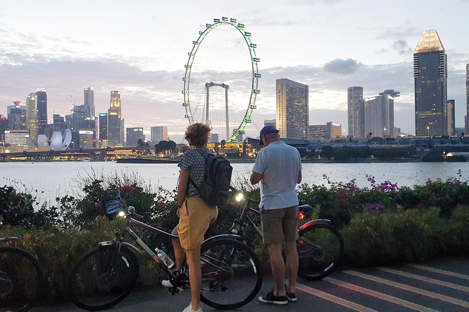 Marina Bay Night Cycling Tour - A 7:00 pm Marina Bay ride with Singapore’s neon classics