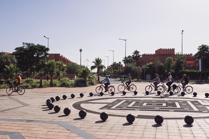 Marrakech’s Best Cycling Tour: Culture, Colors, and Charm - Tea or orange juice stop: the pause that turns a ride into a story