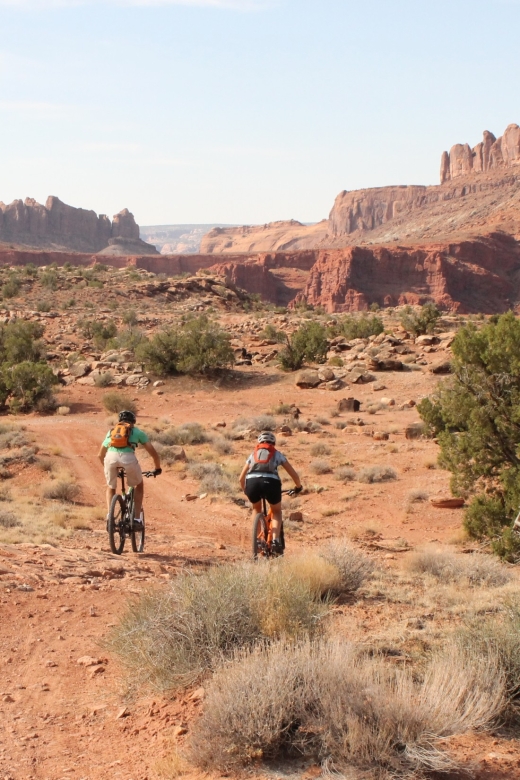 Moab: Mountain Bike Half Day Tour - Getting fitted and set up: full suspension and real instruction