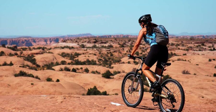 Moab: Mountain Bike Half Day Tour - Meeting at Chile Pepper Bike Shop: easy start, no awkward check-in