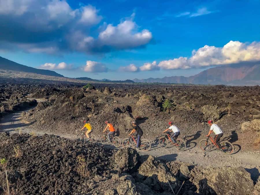 Mount Batur: Black Lava Cycling Tour w/ Natural Hot Spring - The Mt. Batur Lounge Reset: Showers, Toilets, and Hot Drinks