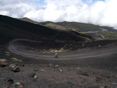 Mount Etna: Summit Cycling Tour - Meeting, gear fitting, and what your bike setup changes