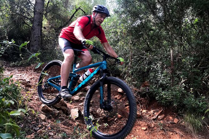 Mountain Bike Tour Font de la Mata - Your Bike Setup at Carrer Agret: Trek Remedy + Real Fitting