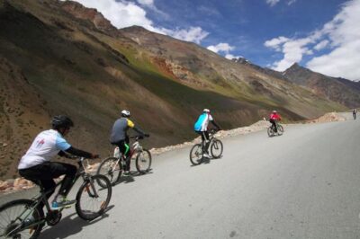 Multi-Day Trip Himalayan Cycling Expedition from Manali to Leh - Days 1–2 in motion: Delhi to Manali, then bike setup