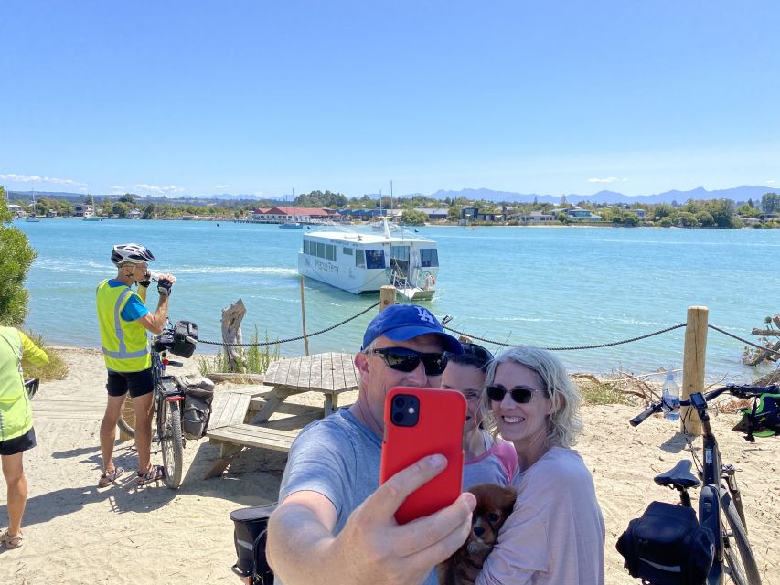 Nelson: Self-Guided Tunnel to Town Cycling Tour via Mapua - Richmond to Mapua: The Waimea Estuary Boardwalks, Birdlife, and Swing Bridge Views