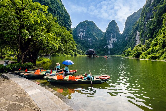 Ninh Binh Day Trip: Hoa Lu-Trang An/Tam Coc-Mua Cave-Cycling-Boat - Mua Cave: The 500 Steps Up to the Ngoa Long Viewpoint