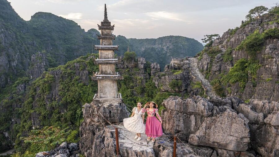 Ninh Binh: Hoa Lu Tam Coc Hang Mua on Limousine and Cycling - Lunch in Ninh Binh: Buffet Vietnamese Food, No Detours Needed