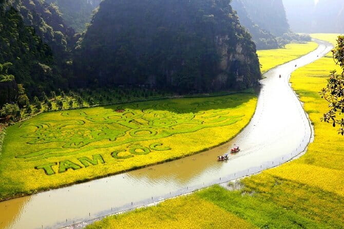 Ninh Binh Trip From Hanoi: Hoa Lu-Mua Cave-Boat-Cycling-Lunch - Leaving the Old Quarter: getting to Ninh Bình without stress
