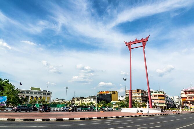 NR-02 KohRattanakosin old town cycling with Loha Prasat,The Giant Swing and more - Key highlights before you go