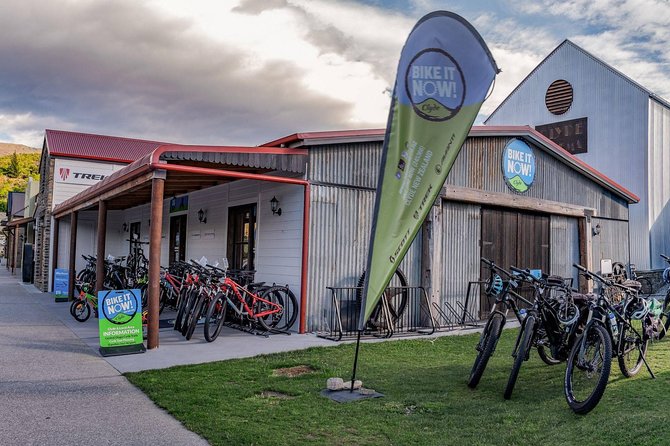 Otago Central Rail Trail One Day Wonder Cycle tour - Omakau Break at Muddy Creek Cafe: Coffee, Cinnamon Scrolls, and Breathing Space