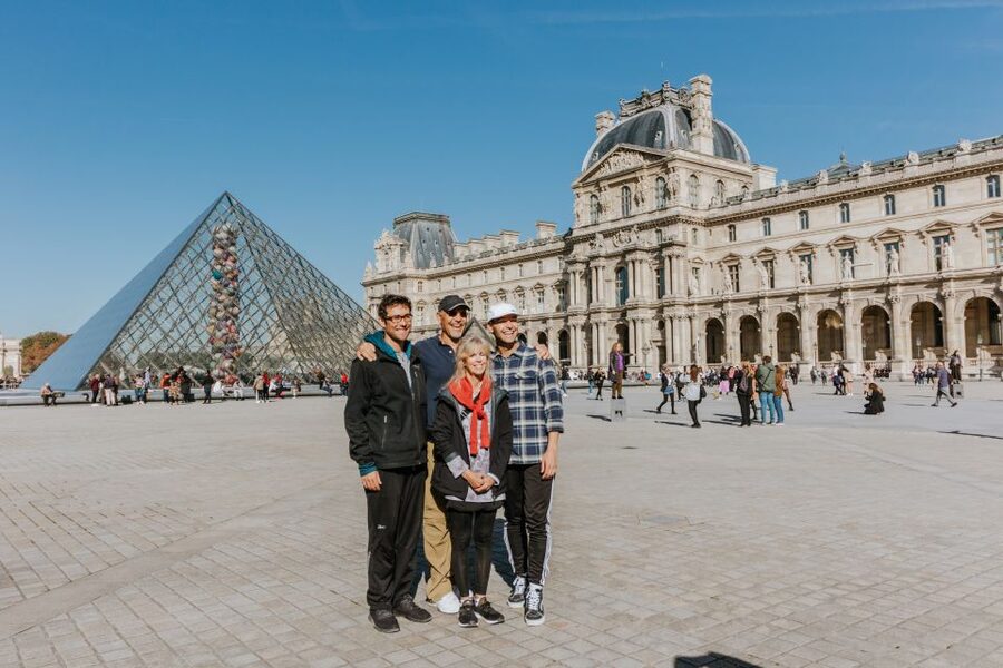 Paris: Famous Monuments Cycling Tour - Rue Cler snack stop: when the tour gets practical
