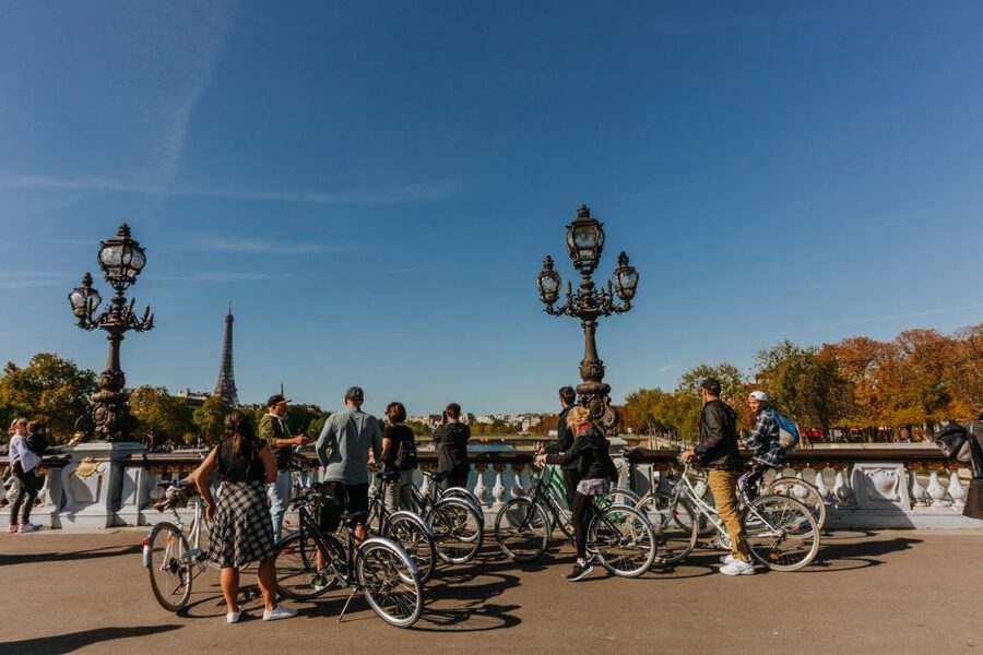 Paris: Famous Monuments Cycling Tour - Île de la Cité to the Latin Quarter: Notre-Dame, markets, and bridges