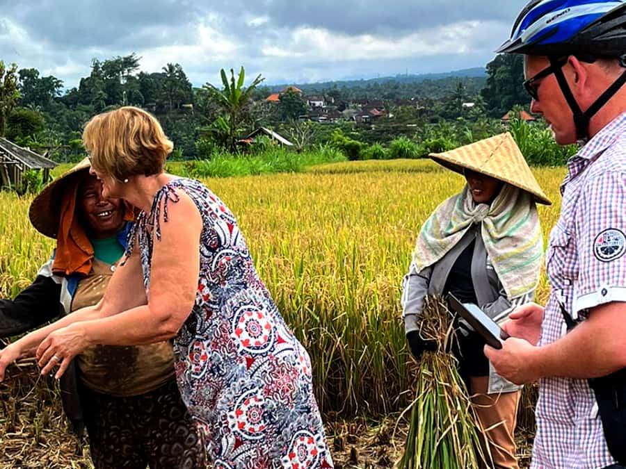 Pedal Through Paradise: Bali Wanderlust Sidemen Cycling Tour - The culture moments in Sidemen Village: temples, daily life, and craft