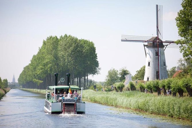 Private Bruges Countryside Cycling Tour to Damme with Guided Walk - Minnewater Lake: the calm start with the lake-of-love view