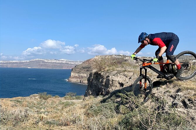 Private Electric Mountain Bike Experience and Tour in Santorini - Santorini on an e-bike: why it works so well here