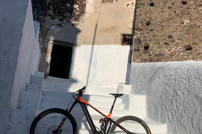 Private Electric Mountain Bike Experience and Tour in Santorini - Kerkezou red rocky lava views: worth a stop when you want dramatic scenery