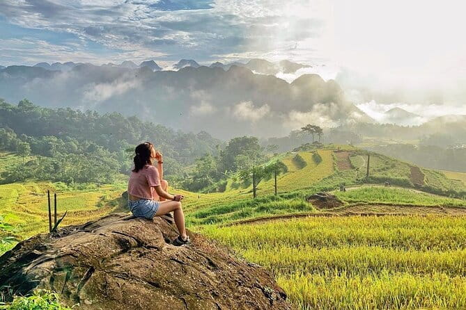 Pu Luong Day Tour: Trekking Villages, Bamboo Rafting & Waterfall - Lan Village and Thai silk weaving you can actually try