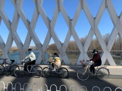 Riverside Cycling With A Native - Getting to Hualikan: the subway start and the electric-car hops