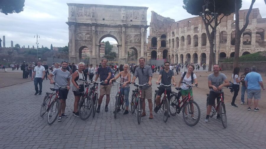 Rome: Cycling through Eternity - Meeting at Via dei Serpenti and Getting Set Up Fast