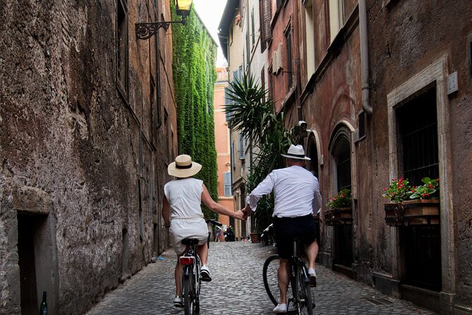Rome : E-Bike on the Tiber, Family Tour (95% Cycle Path) - Stop 2: Isola Tiberina (a calmer pocket in the middle of it all)