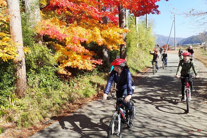 Short Morning Cycling Tour in Hida - Stops That Feel Local: Markets, Shrines, and Spring-Water Moments