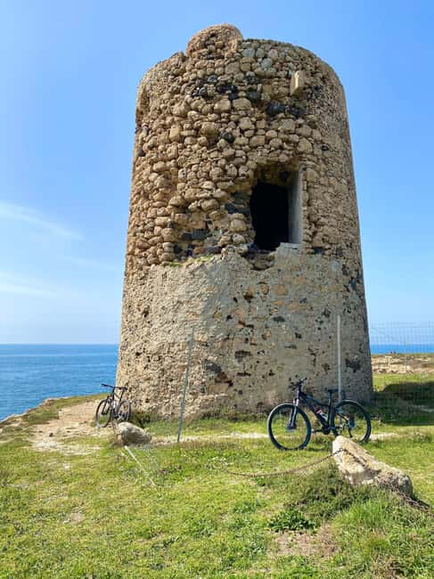 Sinis Peninsula: Mountain bike tour - The guides and what “instruction” feels like on the ground