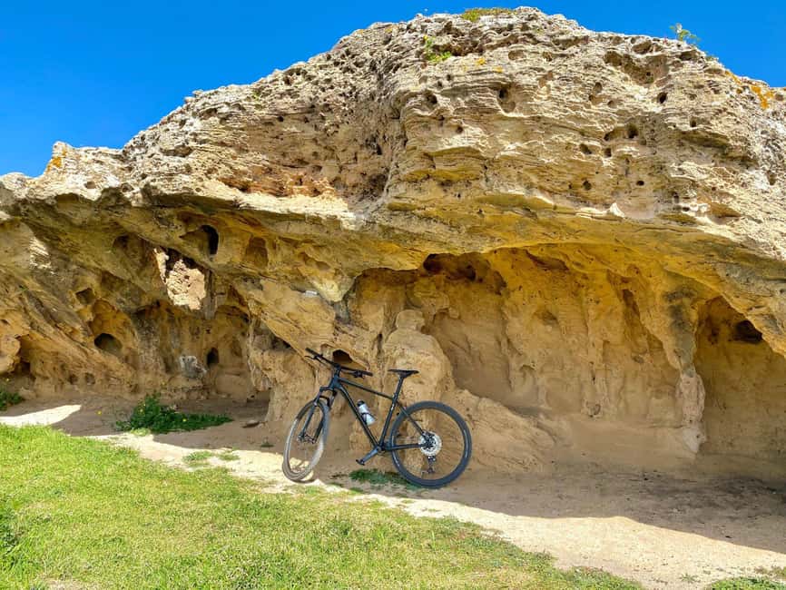 Sinis Peninsula: Mountain bike tour - Meeting at San Salvatore di Sinis and locking in the Oristano Gulf views