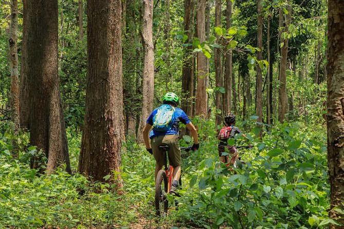 Sticky Waterfall Cycling Tour - How the Guides Handle the Day (Lek and the Support Vehicle)