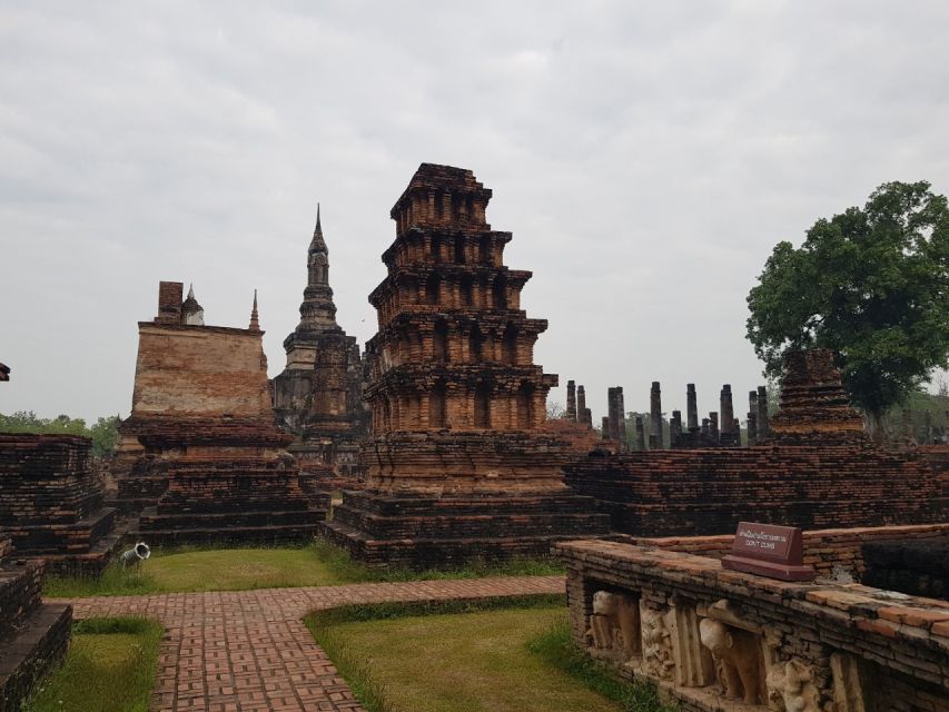 Sukhothai: Full-Day Historical Park Cycling Tour with Lunch - Key Things That Make This Cycling Tour Work