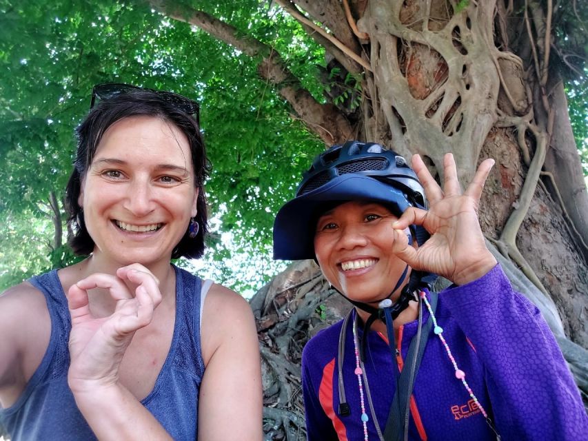 Sukhothai: Full-Day Historical Park Cycling Tour with Lunch - Morning Start: Pickup, Bike Check, and Getting Rolling