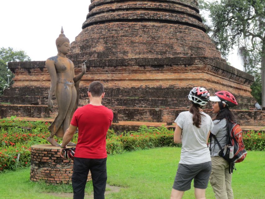 Sukhothai: Historical Park & Countryside Cycling Tour - Arriving at the Eastern Gate: where temple stories click