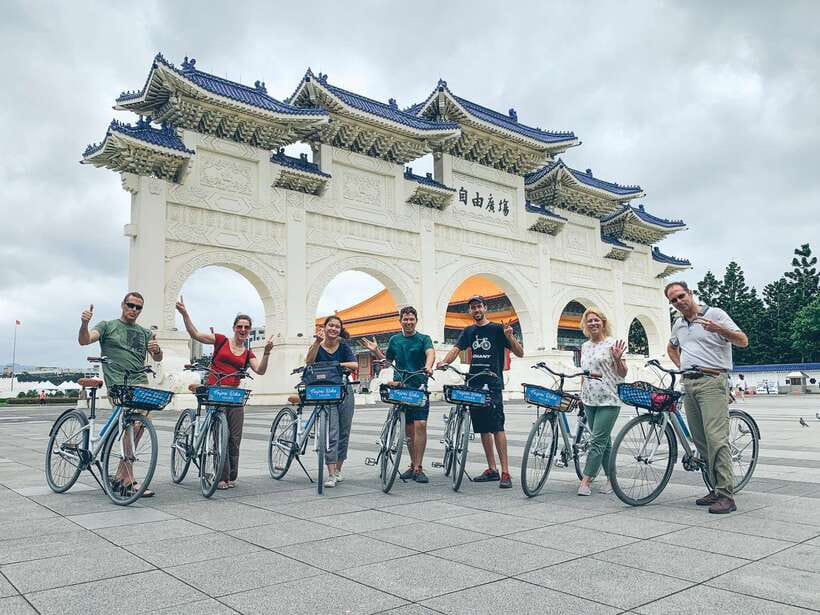 Taipei: 4-Hour Morning City Cycling Tour with Breakfast - Quick hits you’ll feel right away