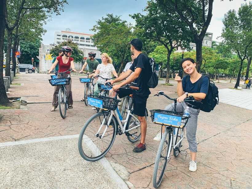 Taipei: 4-Hour Morning City Cycling Tour with Breakfast - Jing Fu (East) Gate and the Presidential Office Building: Taipei’s architecture lessons