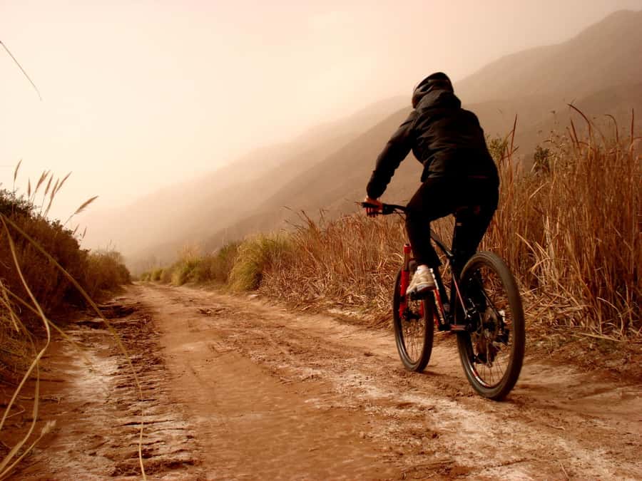 Tilcara: 2 hours cycling tour trough the rural area - Gravel roads, uphills, and flowy downhills: what the terrain really means