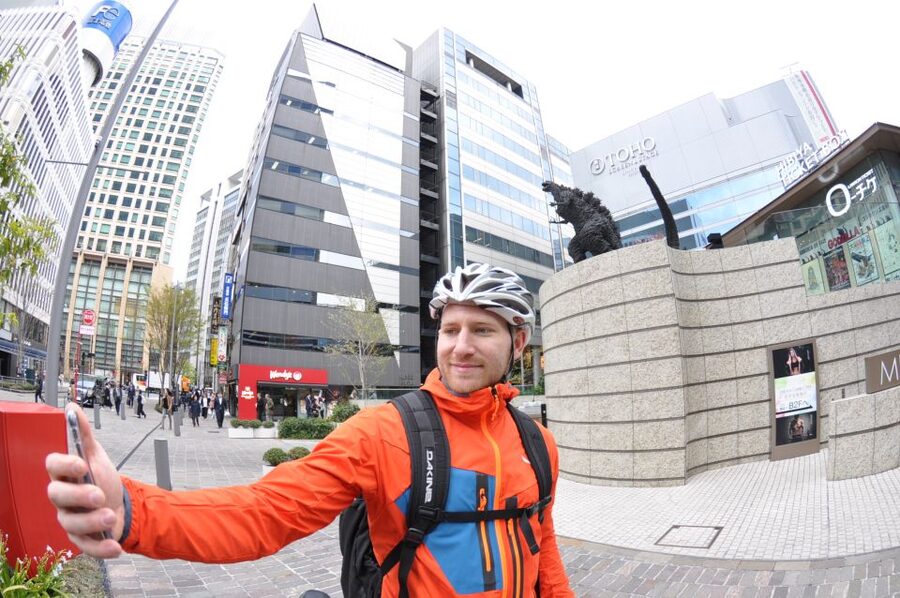 Tokyo: Private Cycling Tour with cute E-bike - Picnic With Japanese Sweets and Green Tea